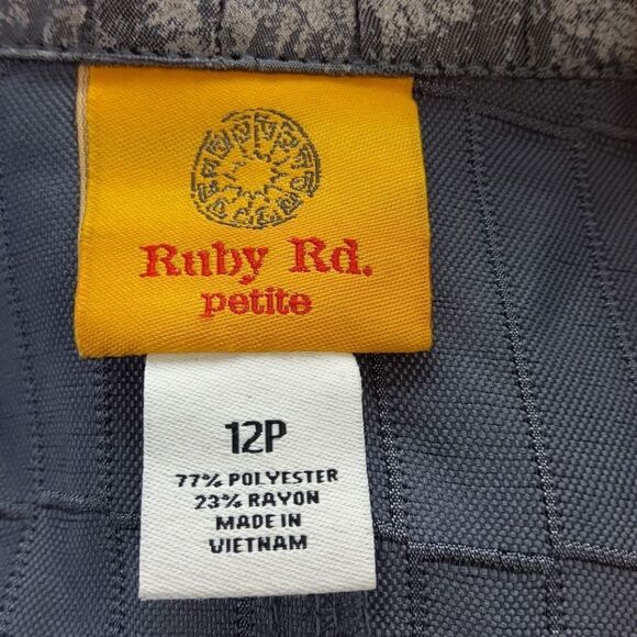 Ruby Rd. Gray 3/4 sleeve zip front jacket - Picture 11 of 12